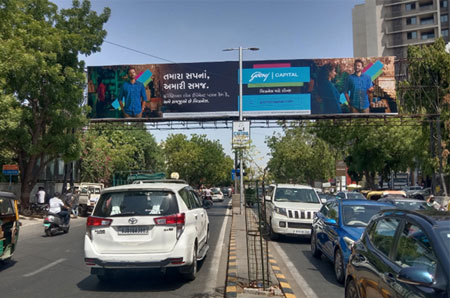 Godrej Capital partners with Platinum Outdoor for multicity OOH campaign